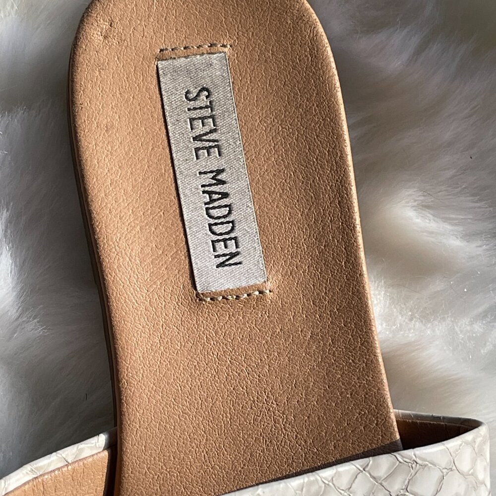Steve Madden Women's Karolyn White Snakeskin Slides Slip On Sandals Size 9 - Picture 7 of 10